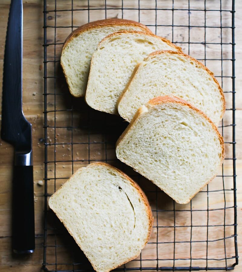 sourdough sandwich bread