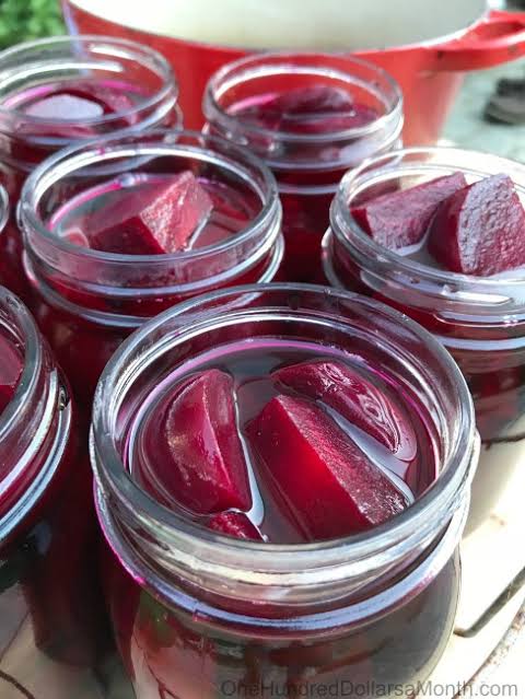 canning homemade beetroot syrup