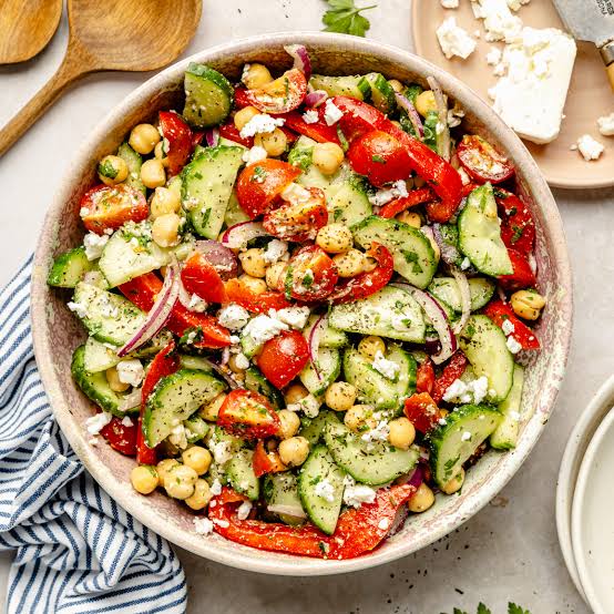 mediterranean chickpea cucumber salad